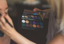 6 Factors to Remember When Choosing the Perfect Makeup Academy For Your Makeup Artist Dream
