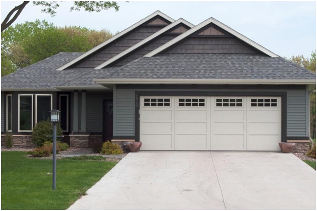 5 Reasons Why You Should Hire Professional Garage Door Technicians