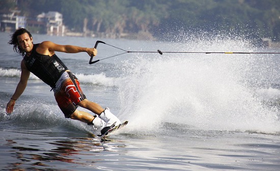 10 tips on how to choose the perfect water ski