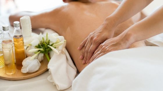 How Couples Massage Rejuvenates Relationship