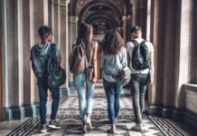 How to Help Your Teen Transition into College Life