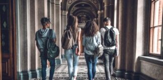How to Help Your Teen Transition into College Life