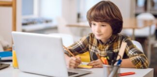 How to Manage Your Childs Online Screen Time