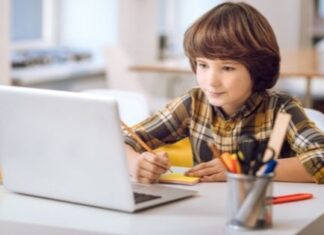 How to Manage Your Childs Online Screen Time