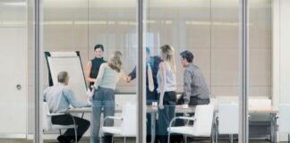 6 Advantages of Renting a Meeting Room