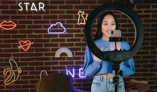 How To Build A Solid Career As A Social Media Influencer