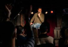 how to become a standup comedian