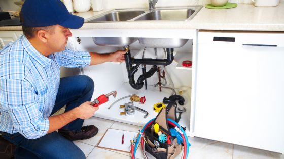 why you need to choose a reliable and good plumber for service