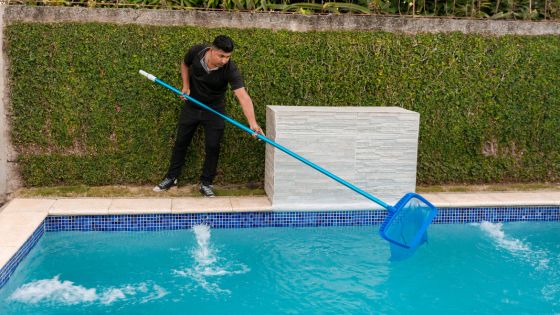 things to keep in mind when going for pool cleaning services